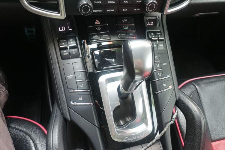 Used Porsche Cayenne 2016 Cayenne 3.0T Gear Lever