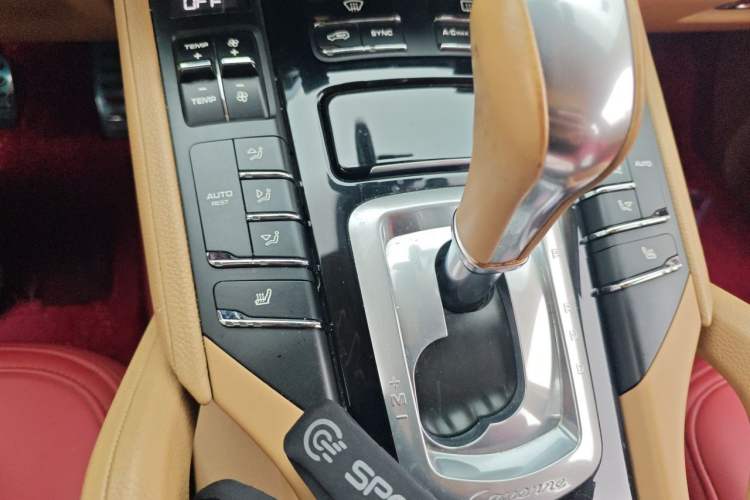 Used Porsche Cayenne 2016 Cayenne Platinum Edition 3.0T Gear Lever