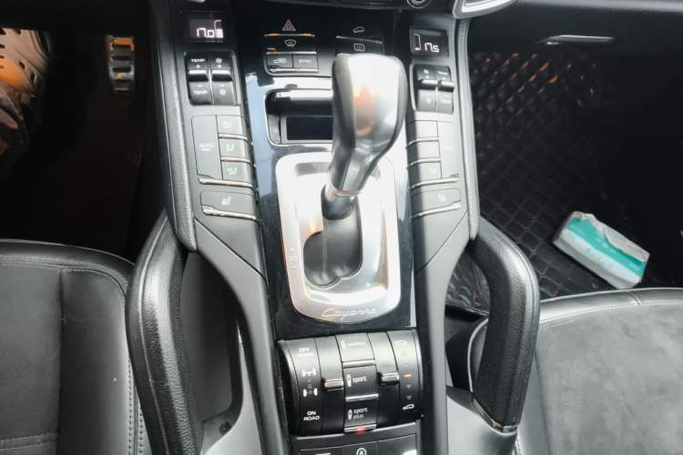 Used Porsche Cayenne 2016 Cayenne Platinum Edition 3.0T Gear Lever