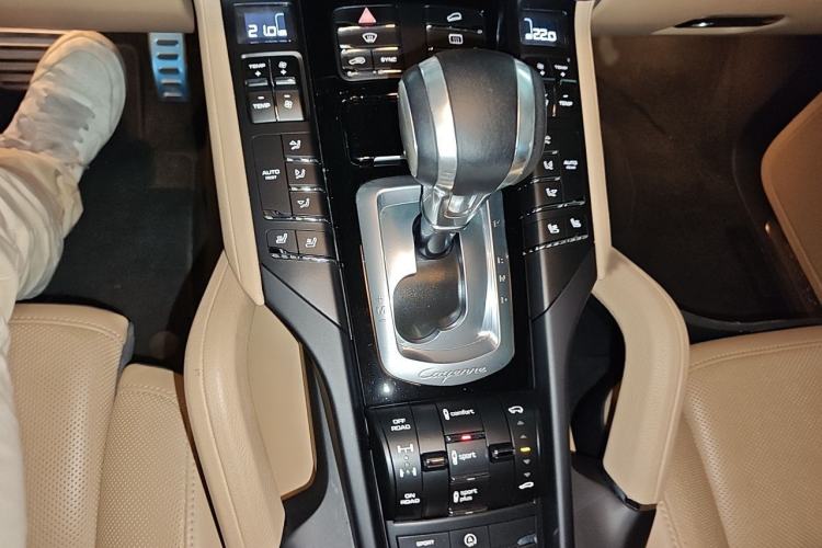 Used Porsche Cayenne 2016 Cayenne Platinum Edition 3.0T Gear Lever