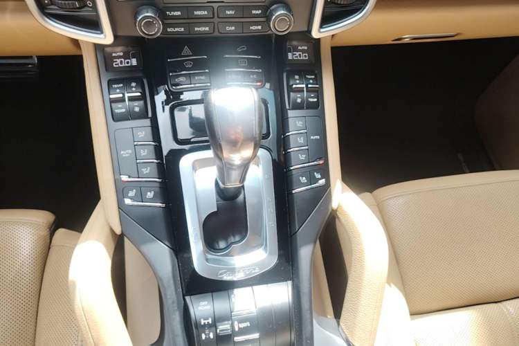 Used Porsche Cayenne 2016 Cayenne 3.0T Gear Lever