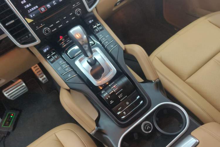 Used Porsche Cayenne 2016 Cayenne 3.0T Gear Lever
