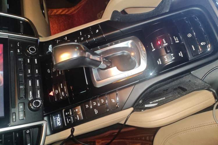 Used Porsche Cayenne 2016 Cayenne 3.0T Gear Lever