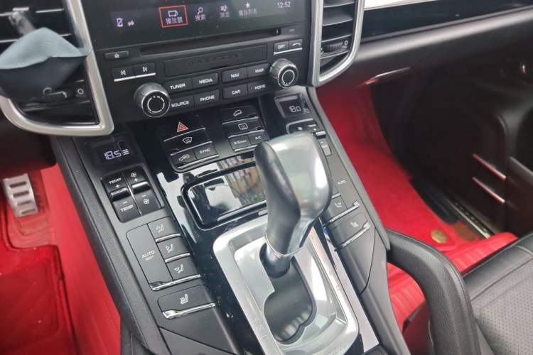 Used Porsche Cayenne 2016 Cayenne 3.0T Gear Lever