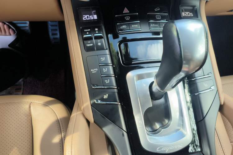 Used Porsche Cayenne 2016 Cayenne 3.0T Gear Lever