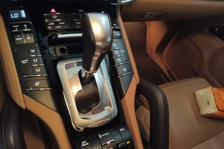 Used Porsche Cayenne 2016 Cayenne 3.0T Gear Lever