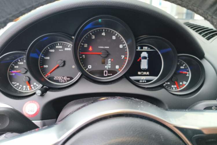 Used Porsche Cayenne 2016 Cayenne 3.0T Instrument Cluster