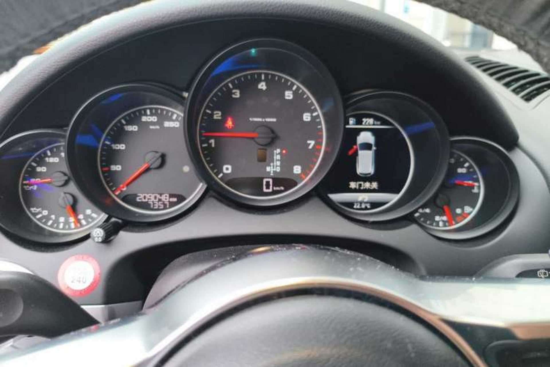 Used Porsche Cayenne 2016 Cayenne 3.0T Instrument Cluster