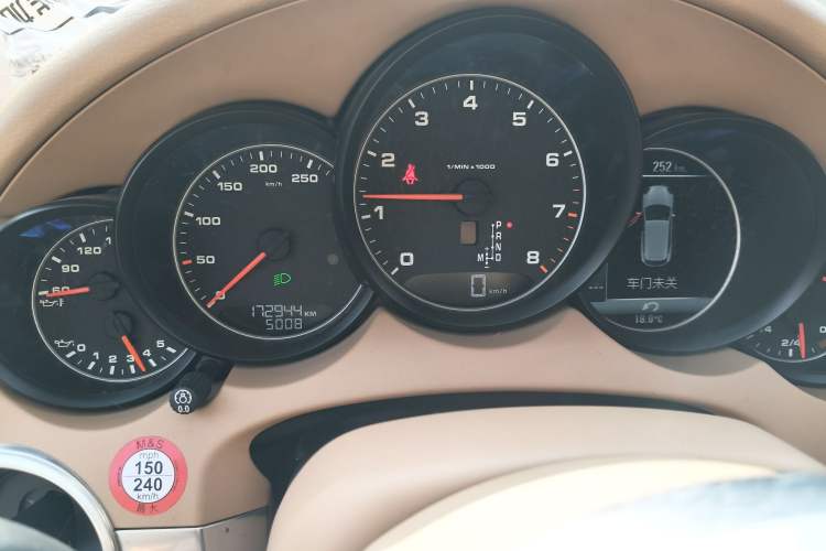 Used Porsche Cayenne 2016 Cayenne Platinum Edition 3.0T Instrument Cluster