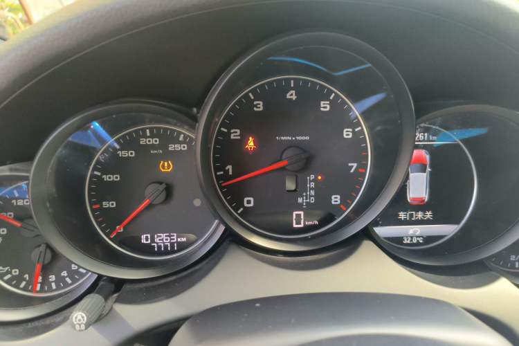 Used Porsche Cayenne 2016 Cayenne 3.0T Instrument Cluster