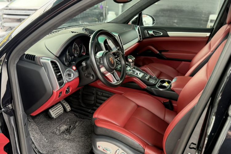 Used Porsche Cayenne 2016 Cayenne GTS 3.6T Interior 4