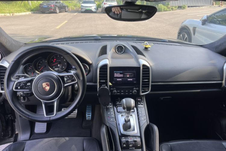 Used Porsche Cayenne 2016 Cayenne Platinum Edition 3.0T Interior 5