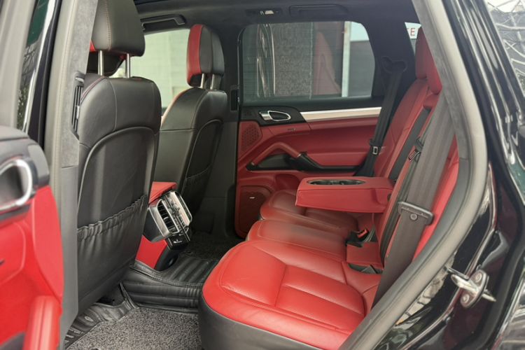 Used Porsche Cayenne 2016 Cayenne GTS 3.6T Interior 5