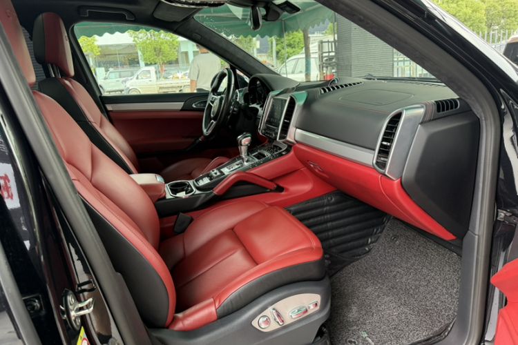 Used Porsche Cayenne 2016 Cayenne GTS 3.6T Interior 6