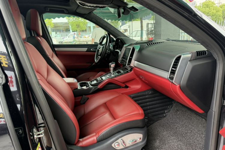 Used Porsche Cayenne 2016 Cayenne GTS 3.6T Interior 7