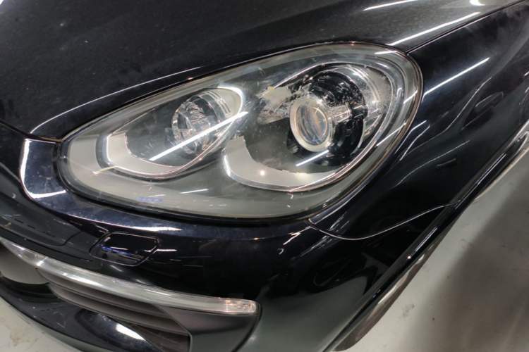 Used Porsche Cayenne 2016 Cayenne Platinum Edition 3.0T Left Front Headlight