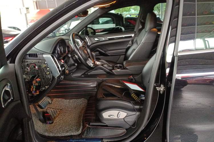 Used Porsche Cayenne 2016 Cayenne 3.0T Left Front Seat