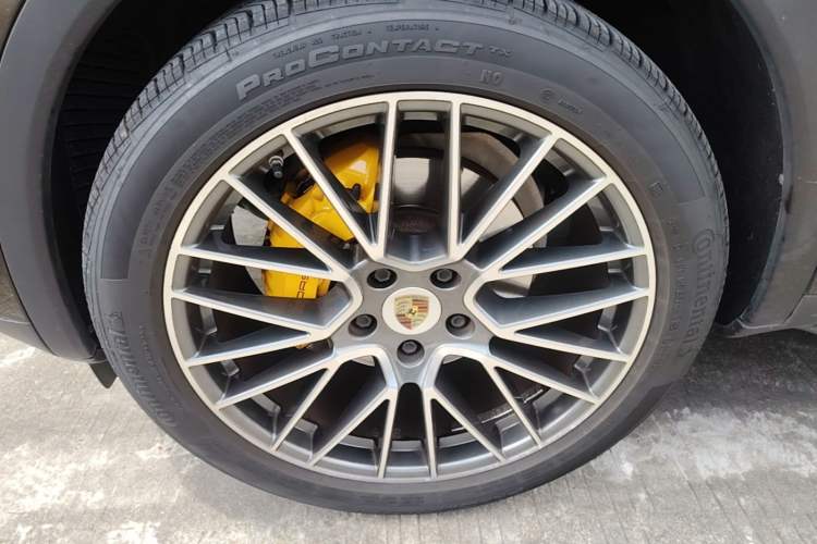 Used Porsche Cayenne 2016 Cayenne 3.0T Left Front Wheel Hub