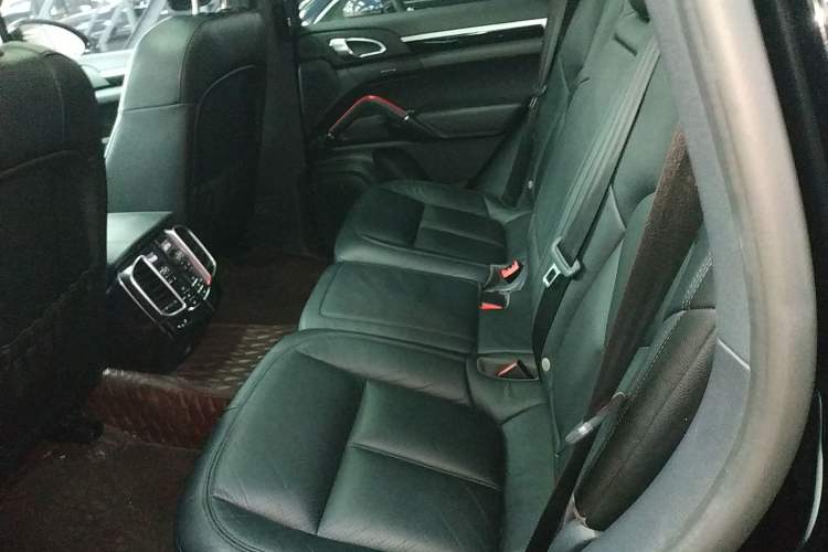 Used Porsche Cayenne 2016 Cayenne 3.0T Left Rear Seat