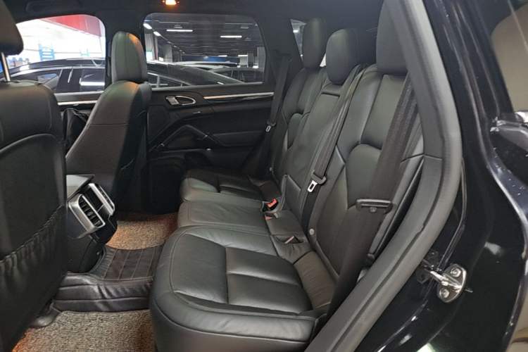 Used Porsche Cayenne 2016 Cayenne 3.0T Left Rear Seat