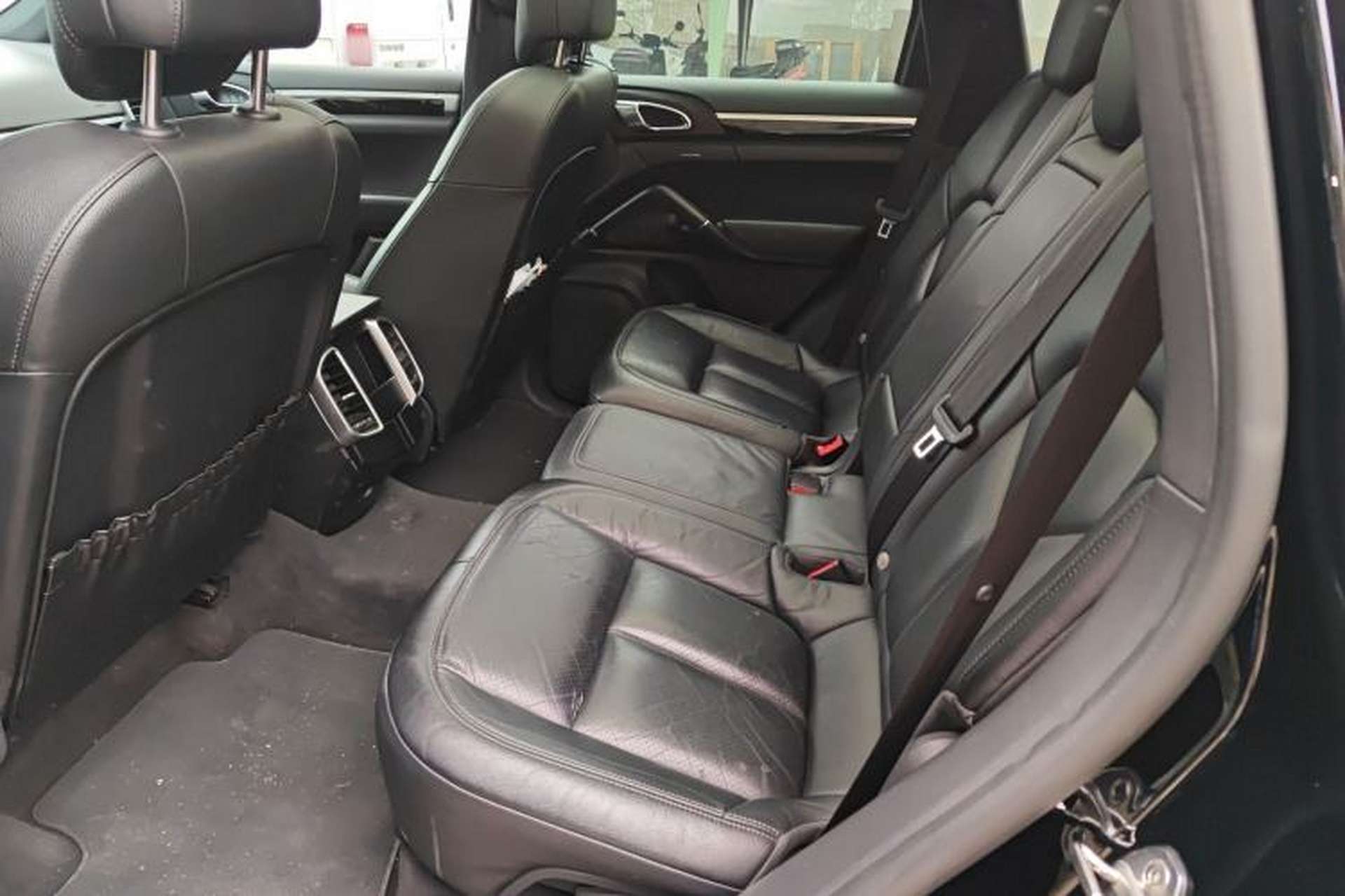 Used Porsche Cayenne 2016 Cayenne 3.0T Left Rear Seat