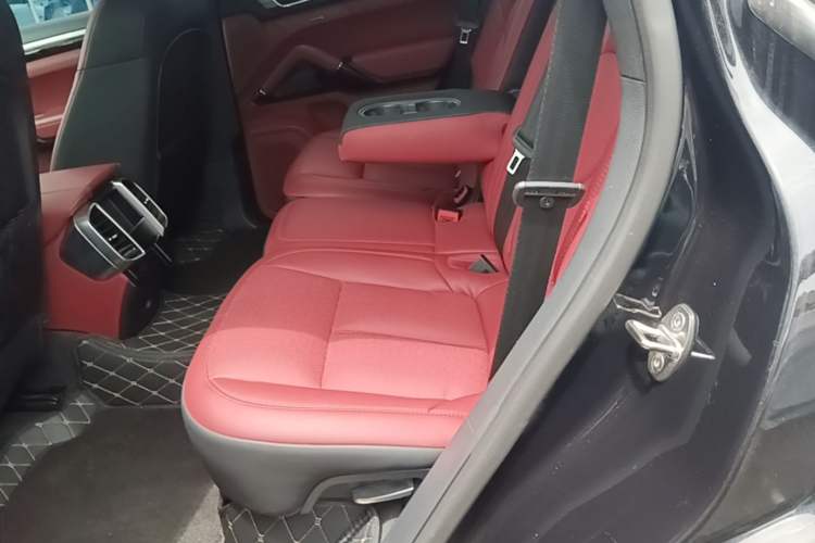 Used Porsche Cayenne 2016 Cayenne 3.0T Left Rear Seat