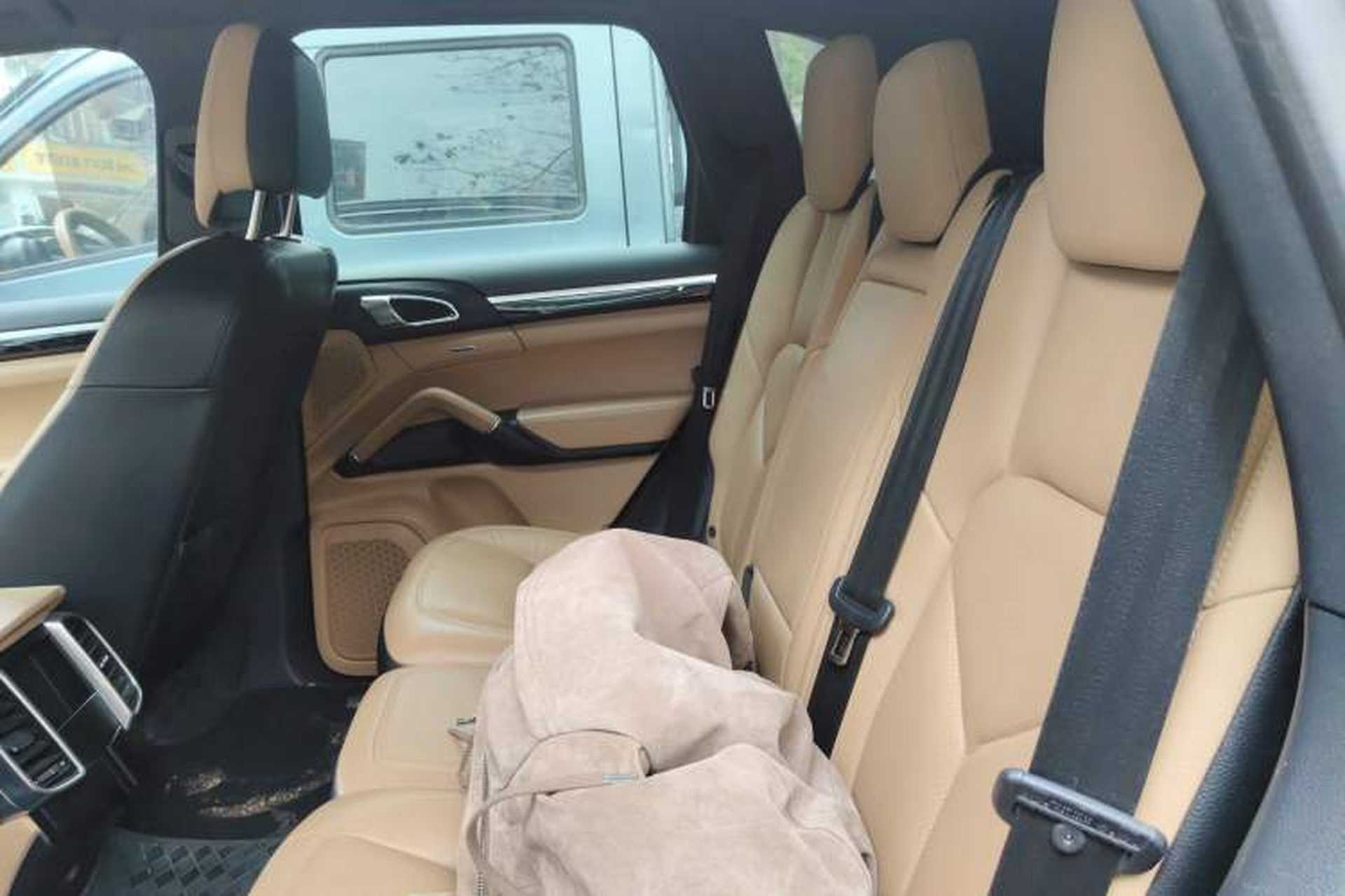 Used Porsche Cayenne 2016 Cayenne 3.0T Left Rear Seat