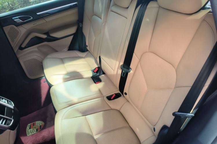 Used Porsche Cayenne 2016 Cayenne 3.0T Left Rear Seat