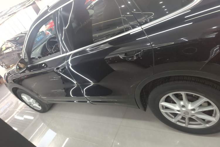 Used Porsche Cayenne 2016 Cayenne 3.0T Left Side