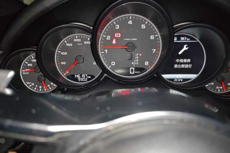 Used Porsche Cayenne 2016 Cayenne 3.0T Odometer Close Up