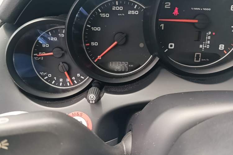 Used Porsche Cayenne 2016 Cayenne 3.0T Odometer Close Up