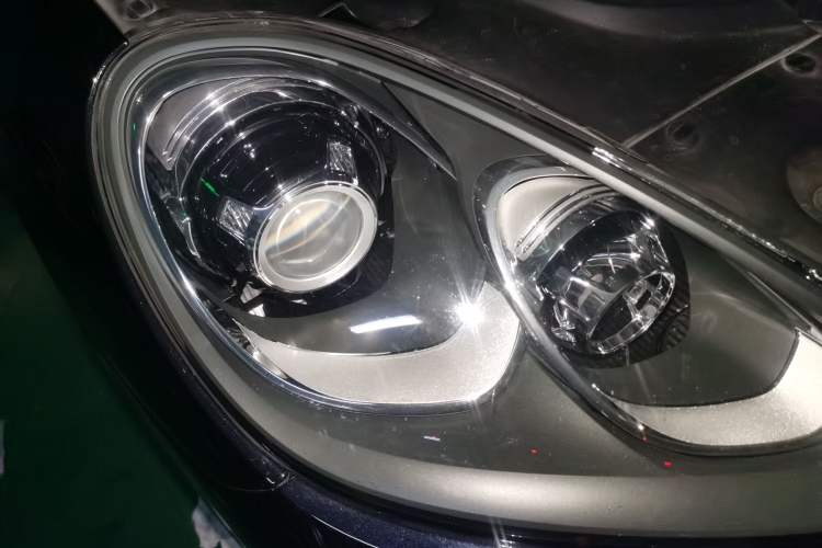 Used Porsche Cayenne 2016 Cayenne 3.0T Right Front Headlight