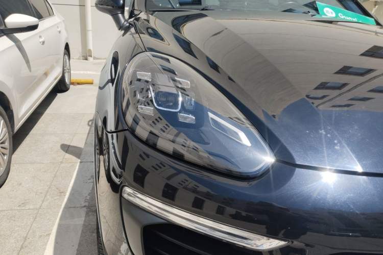 Used Porsche Cayenne 2016 Cayenne 3.0T Right Front Headlight