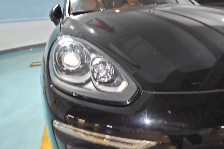 Used Porsche Cayenne 2016 Cayenne 3.0T Right Front Headlight