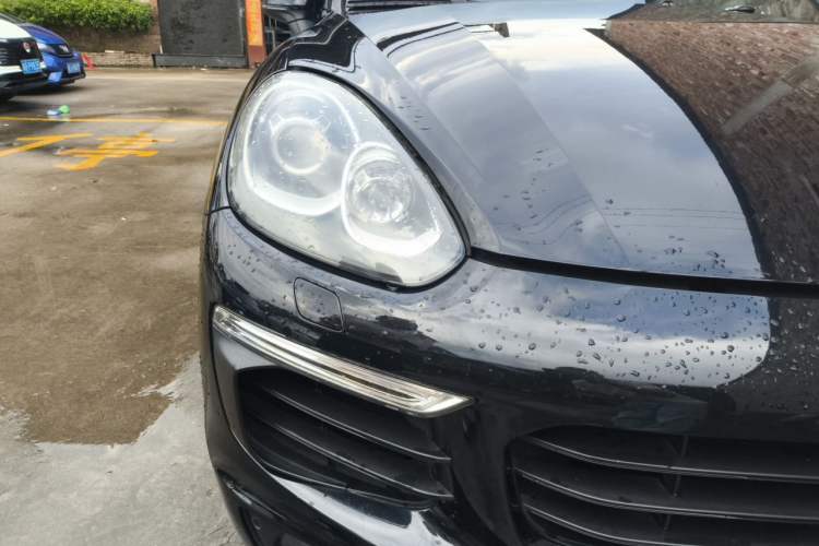 Used Porsche Cayenne 2016 Cayenne Platinum Edition 3.0T Right Front Headlight
