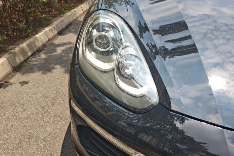 Used Porsche Cayenne 2016 Cayenne 3.0T Right Front Headlight