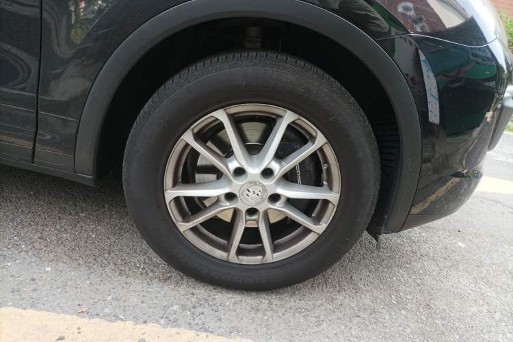Used Porsche Cayenne 2016 Cayenne 3.0T Right Front Wheel Hub