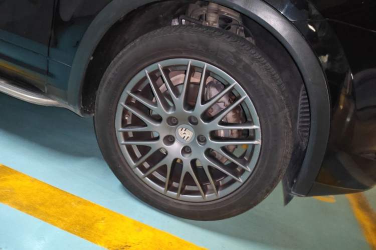 Used Porsche Cayenne 2016 Cayenne 3.0T Right Front Wheel Hub