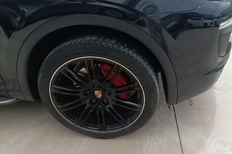 Used Porsche Cayenne 2016 Cayenne 3.0T Right Front Wheel Hub