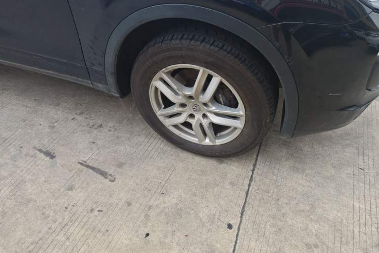 Used Porsche Cayenne 2016 Cayenne 3.0T Right Front Wheel Hub