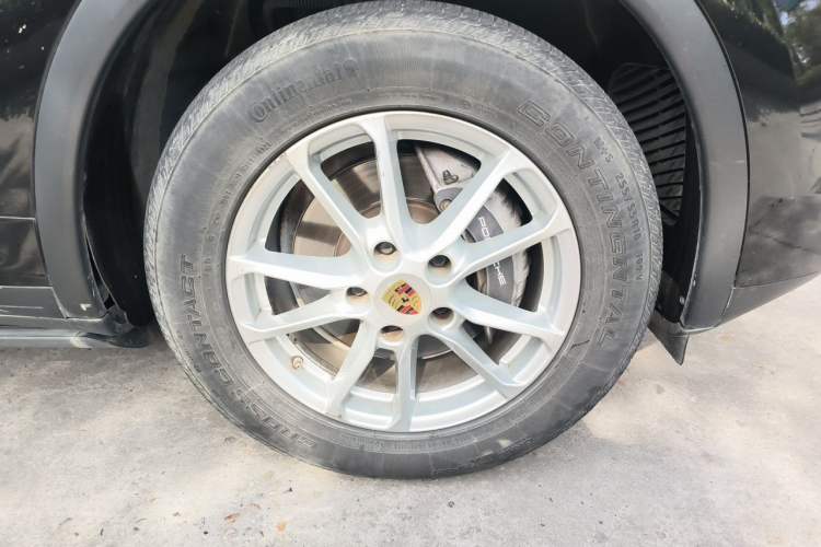 Used Porsche Cayenne 2016 Cayenne 3.0T Right Front Wheel Hub