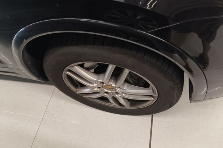 Used Porsche Cayenne 2016 Cayenne 3.0T Right Front Wheel Hub