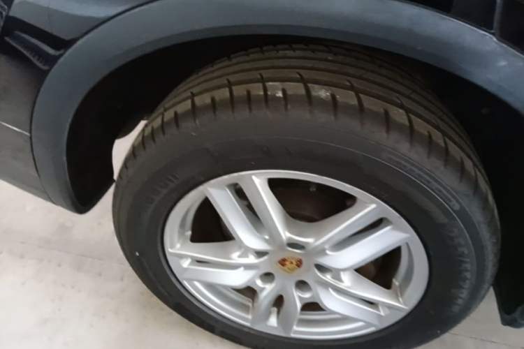 Used Porsche Cayenne 2016 Cayenne 3.0T Right Rear Wheel Hub