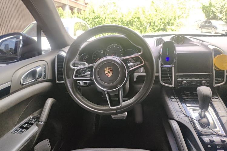Used Porsche Cayenne 2016 Cayenne 3.0T Steering Wheel