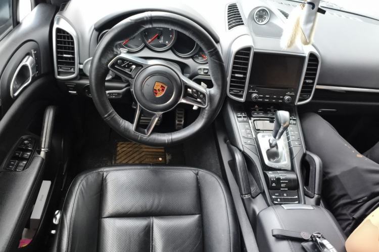 Used Porsche Cayenne 2016 Cayenne 3.0T Steering Wheel