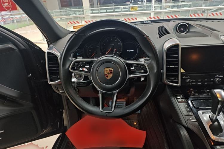 Used Porsche Cayenne 2016 Cayenne 3.0T Steering Wheel
