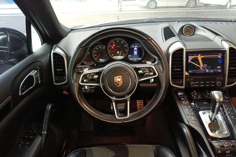 Used Porsche Cayenne 2016 Cayenne Platinum Edition 3.0T Steering Wheel
