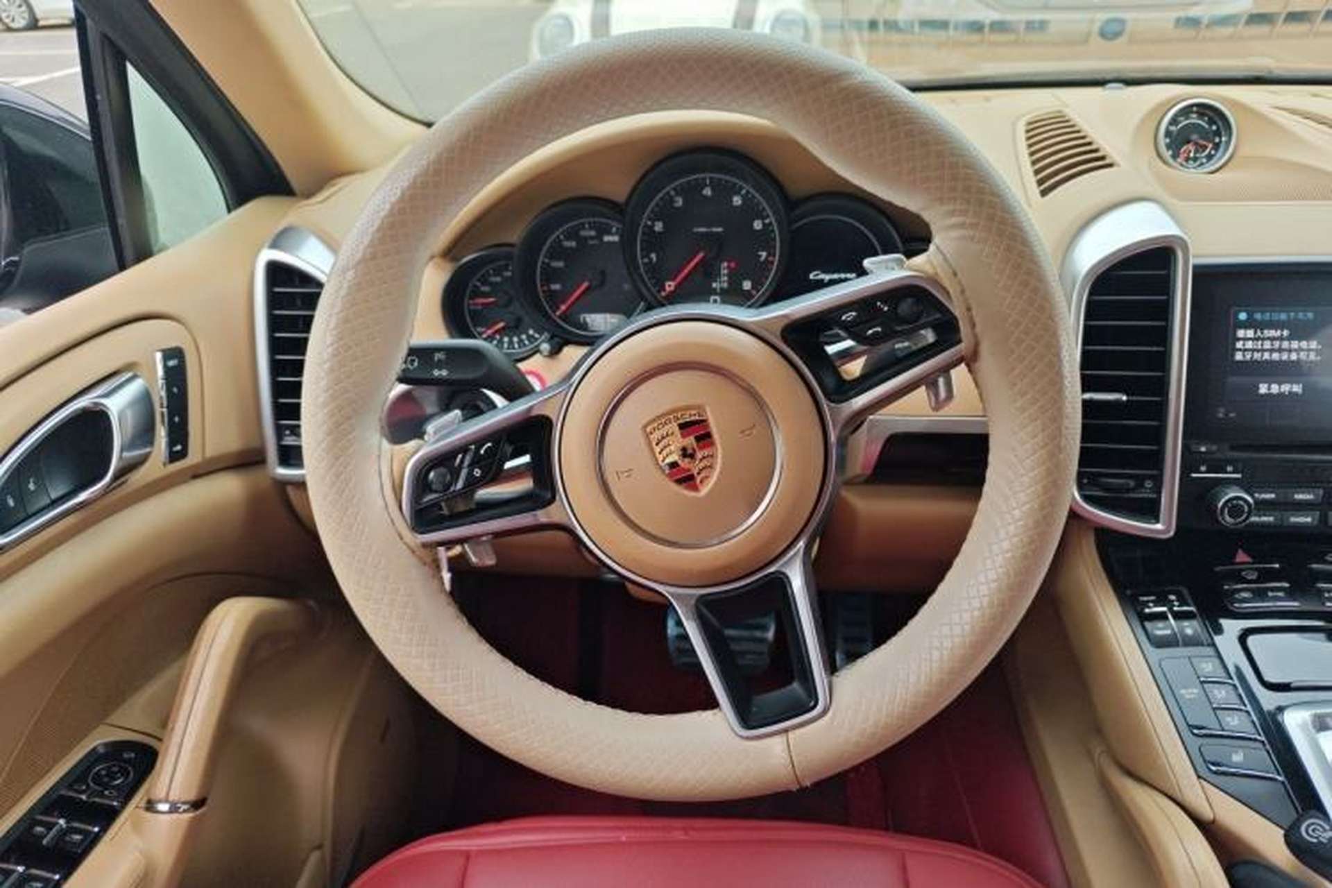 Used Porsche Cayenne 2016 Cayenne Platinum Edition 3.0T Steering Wheel