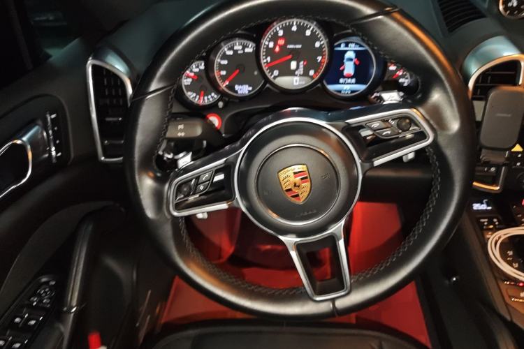 Used Porsche Cayenne 2016 Cayenne 3.0T Steering Wheel