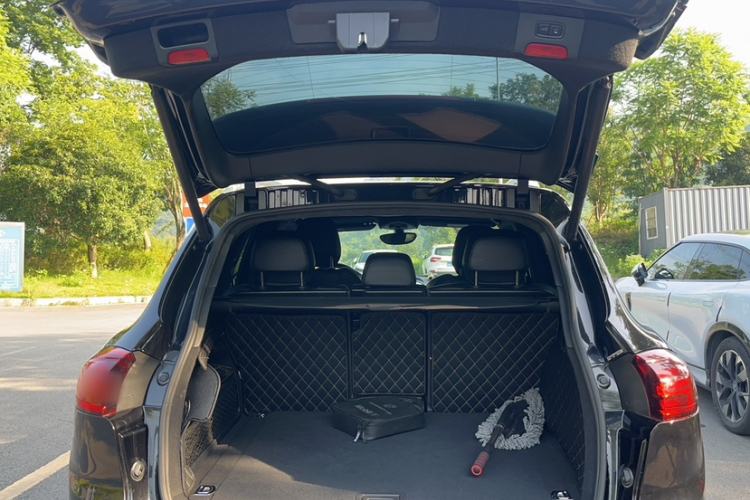 Used Porsche Cayenne 2016 Cayenne Platinum Edition 3.0T Trunk